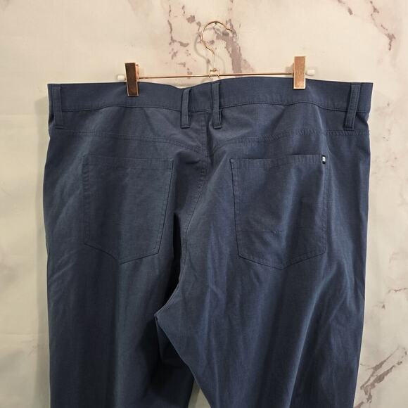Travis Mathew Pants Men 40 Blue Straight Leg Performance Chino Golf Lightweight - Picture 6 of 12